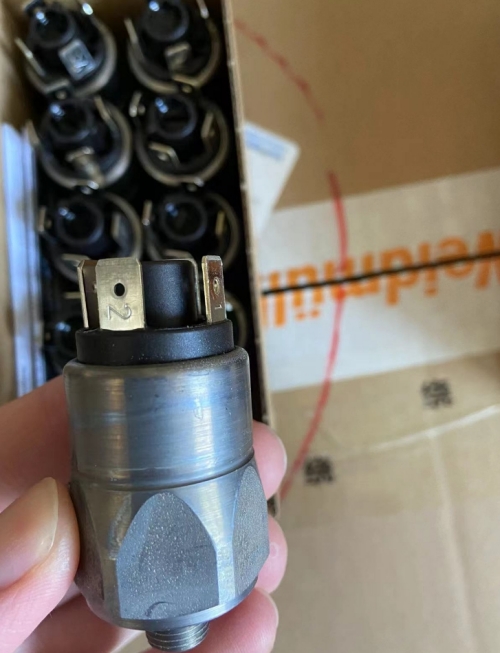 苏克suco0180-45801-1-040压力开关皮尔磁pilz