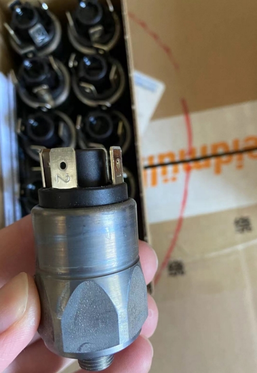 苏克suco0180-45801-1-040/6压力开关pilz安全继电器